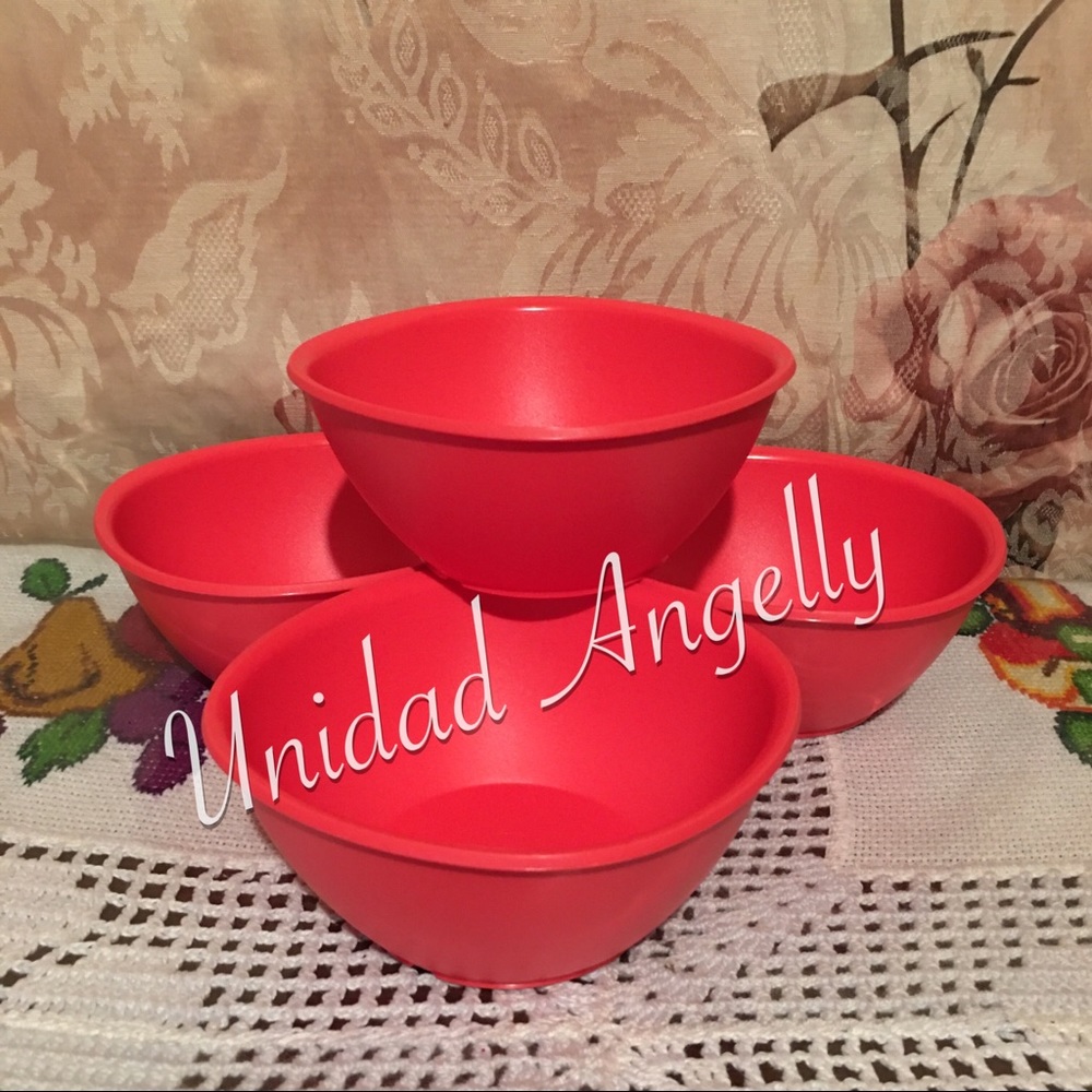 Tupperware bowls